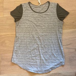 Lululemon tee